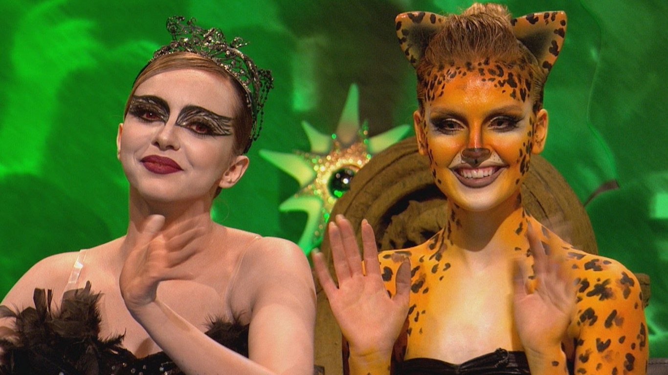 Little Mix And Adam Lambert Hit Itv2 S Celebrity Juice For Some Scary Fun In The Halloween Special Bucks Free Press